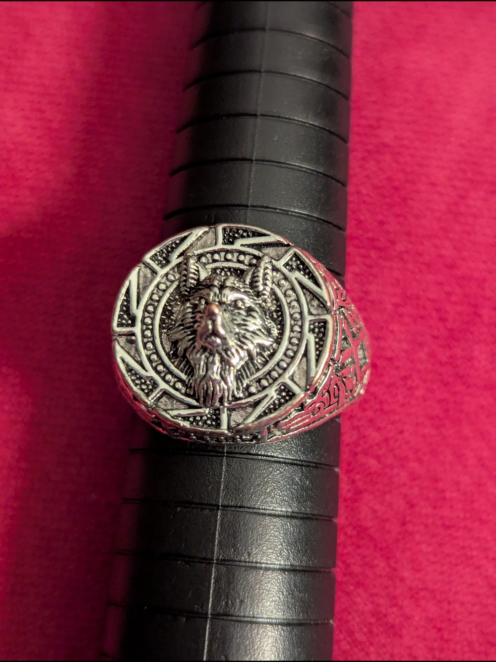 Silver-Tone Wolf Crest Men's Ring